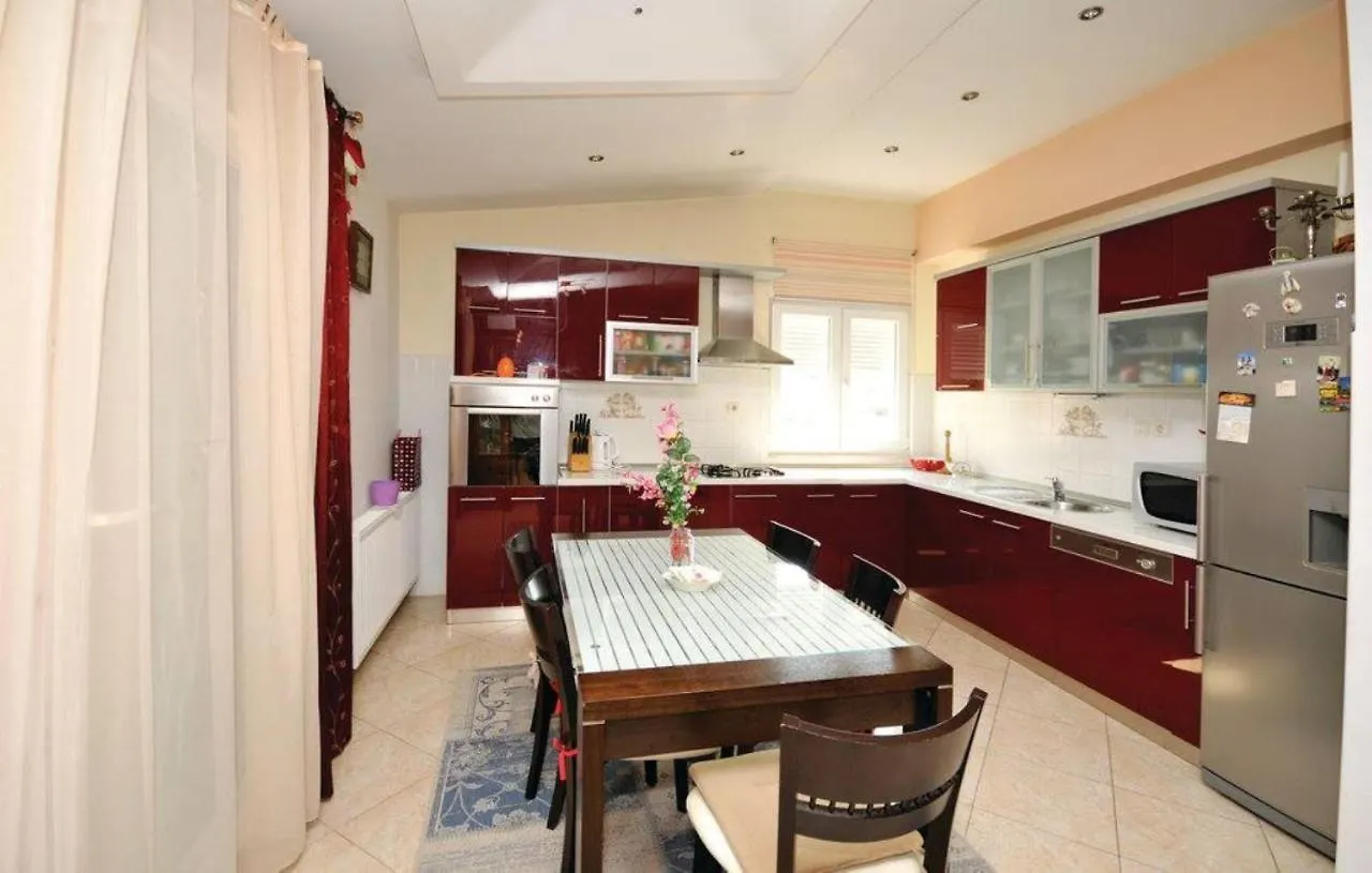 Kaštel Novi Apartment Sara קרואטיה