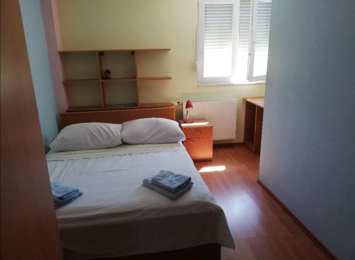Kaštel Novi Apartment Sara